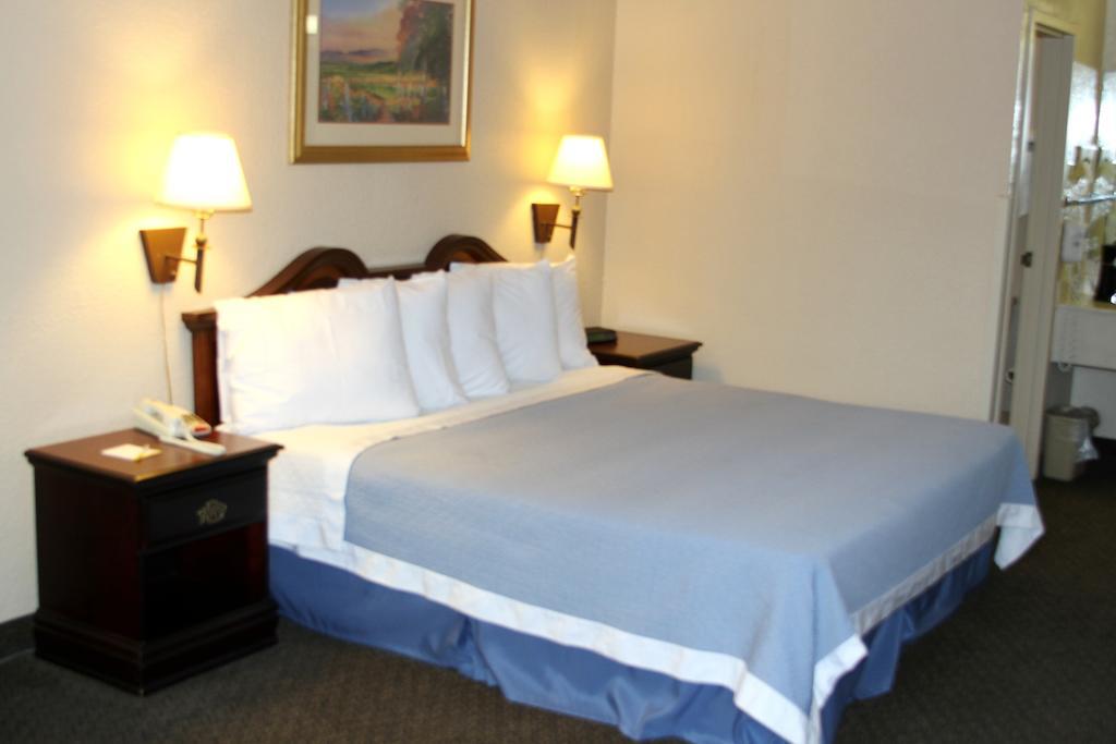 Days Inn By Wyndham Macon I-75 North Chambre photo