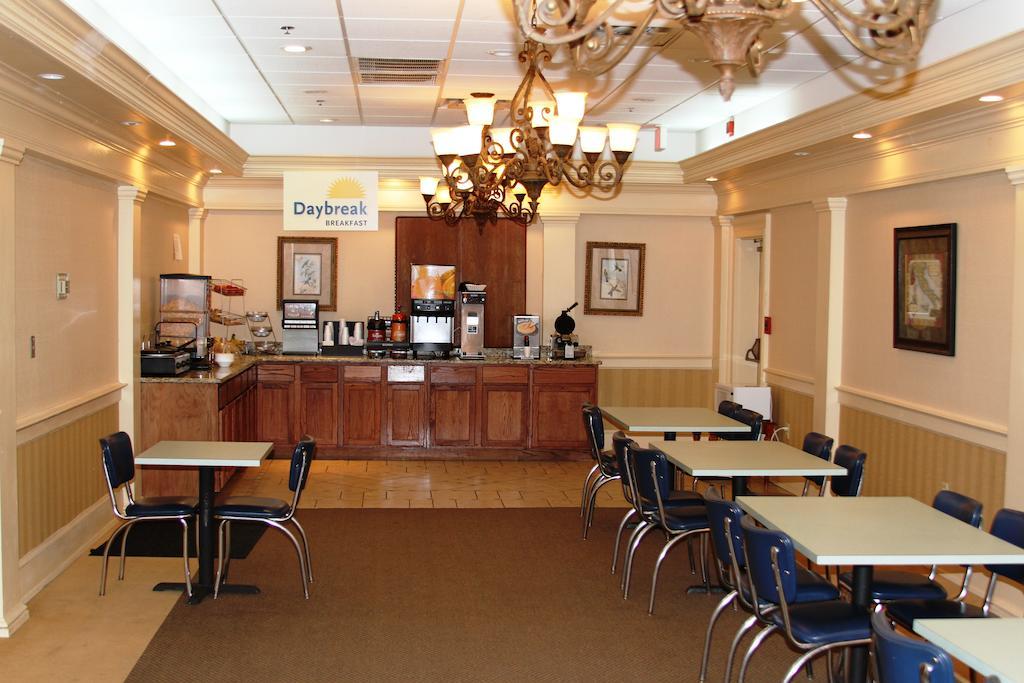 Days Inn By Wyndham Macon I-75 North Extérieur photo